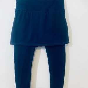 Athleta 2 in 1 Capri Skirt Blue navy